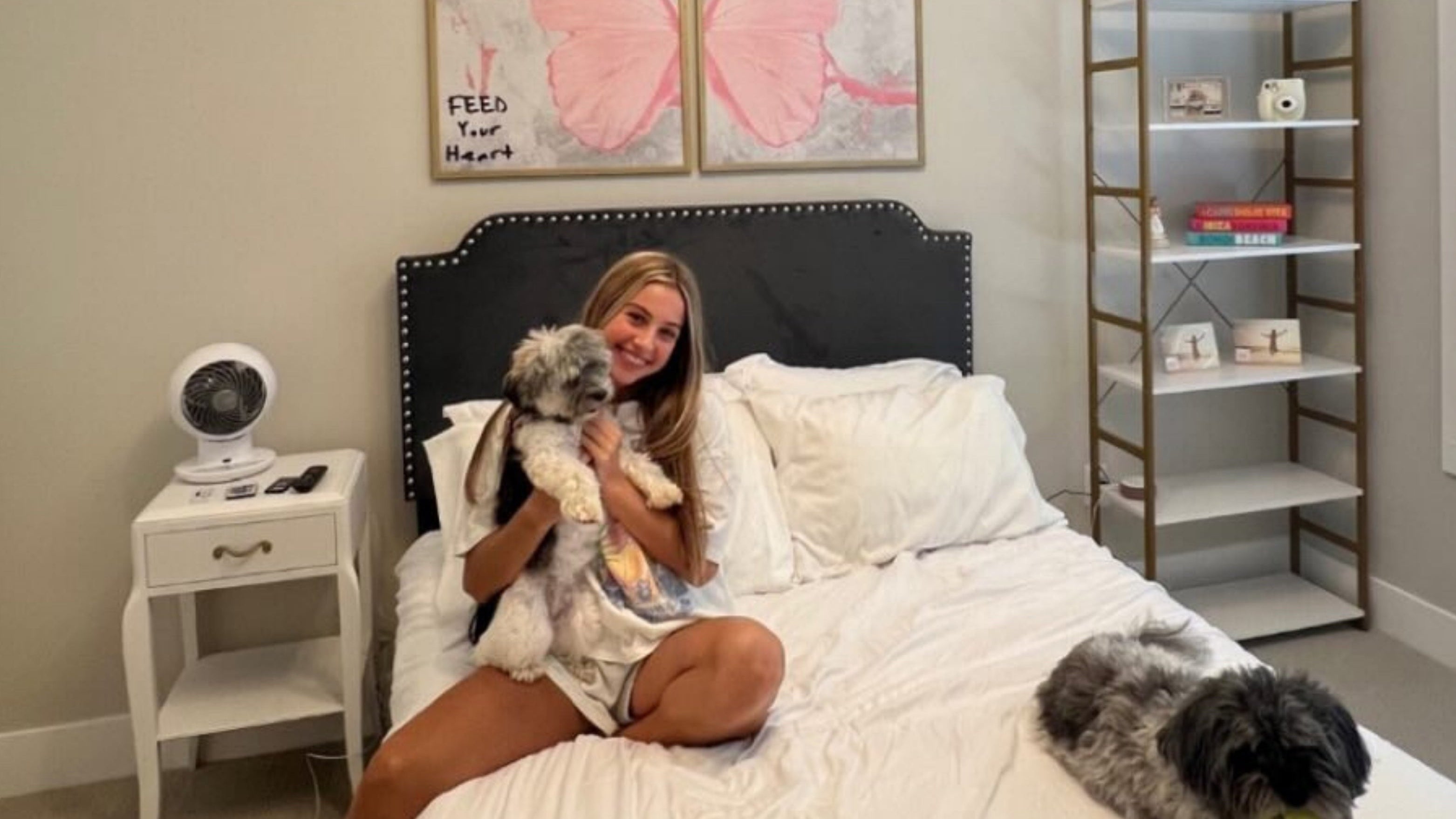 Dorm Room Chic: Wallify Prints Made Easy ✨