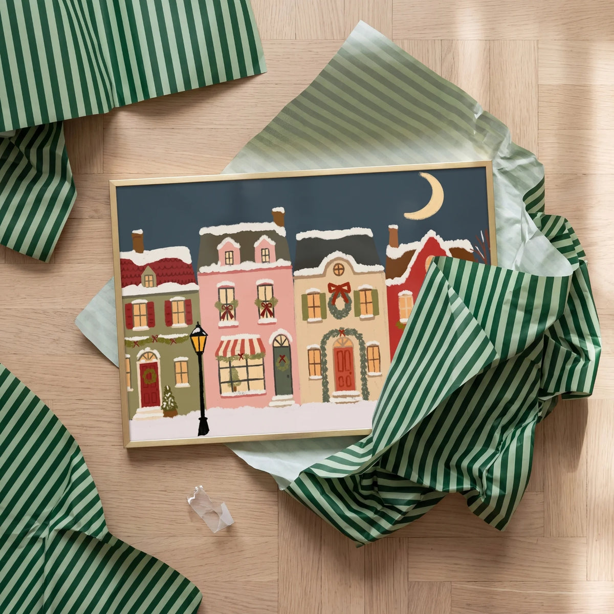Snowy Christmas Village at Night – Póster de Navidad