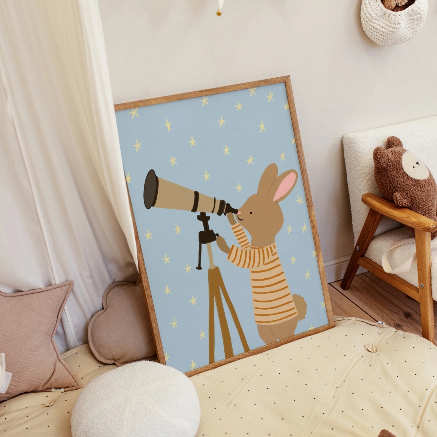 Stampa di coniglietto che osserva le stelle