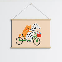 Impression Chat et Chien à Vélo – Décoration Murale Mignonne Animaux pour Enfants, Chambre de Garçons