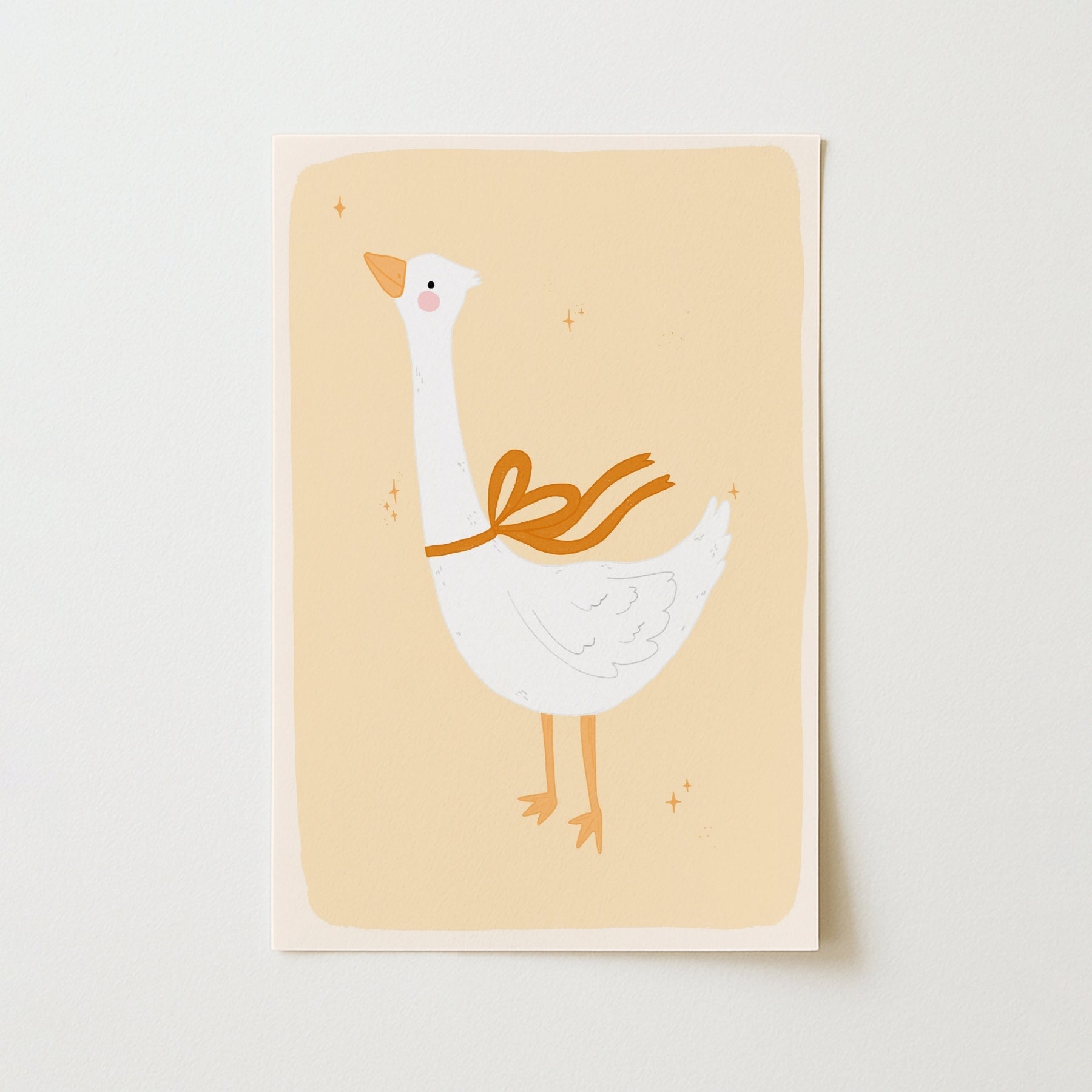 Arte de Pared Ganso con Lazo Naranja - Lámina Animal Caprichosa para Cuarto Infantil