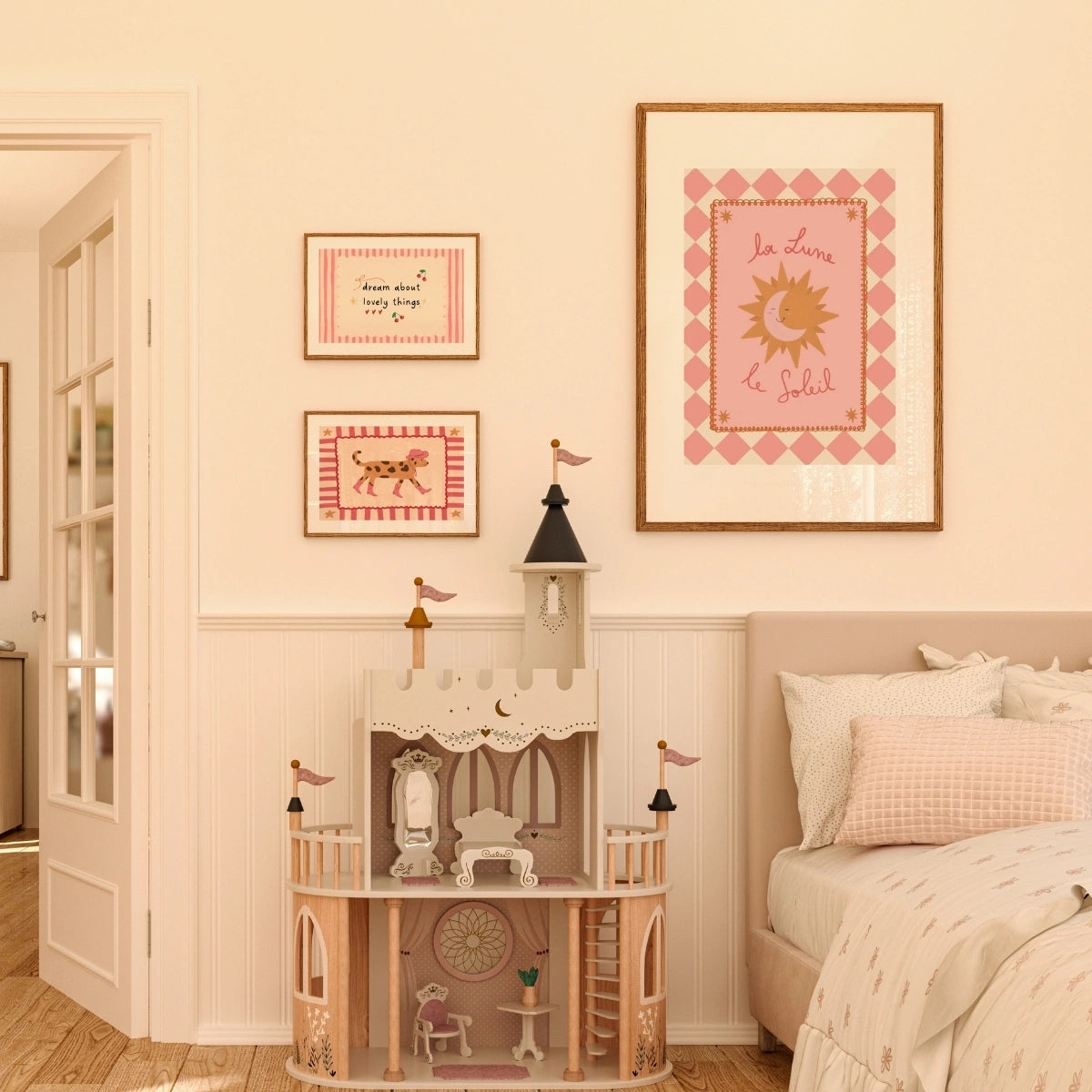 Décoration de chambre d'enfant rose