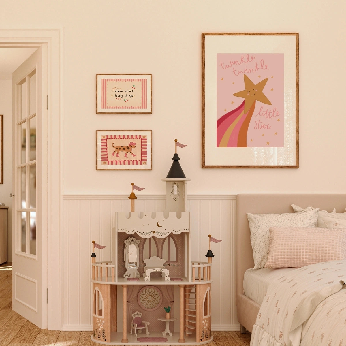 Décoration rose pour chambre d'enfant au coucher