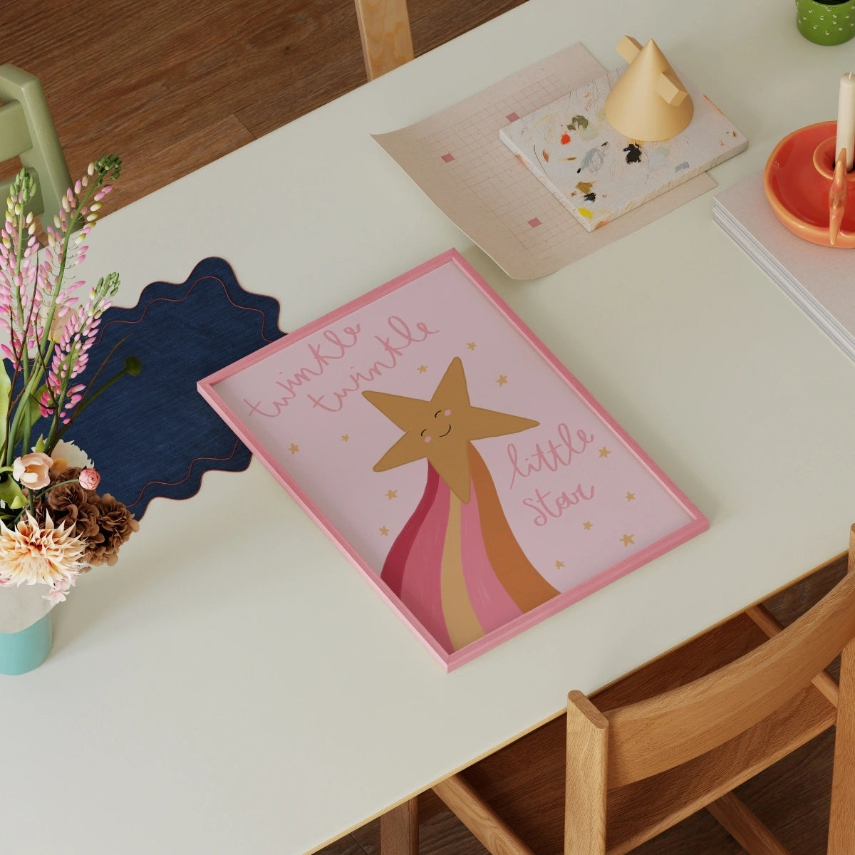 Décoration rose pour chambre d'enfant au coucher