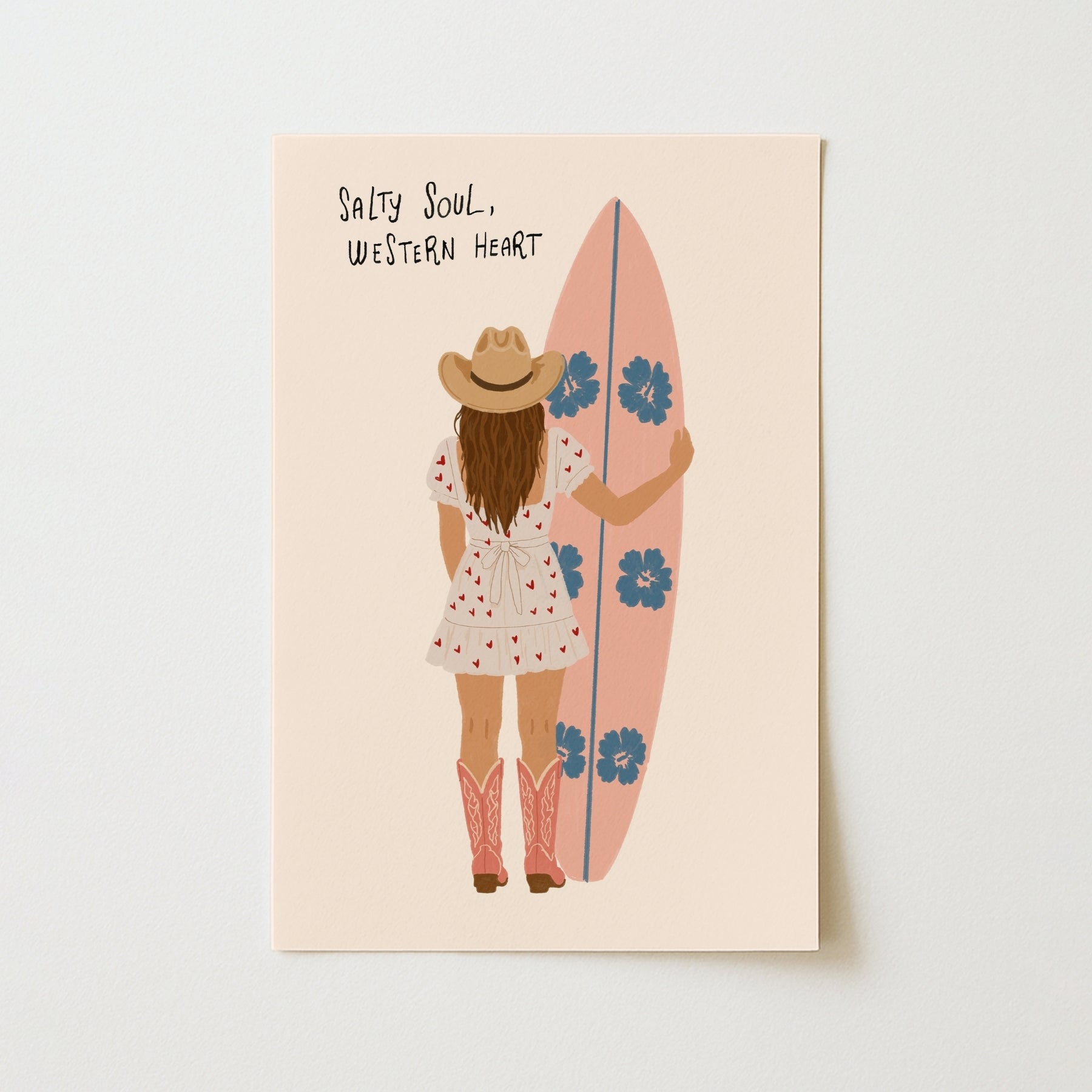 Stampa costiera con cowgirl surfista
