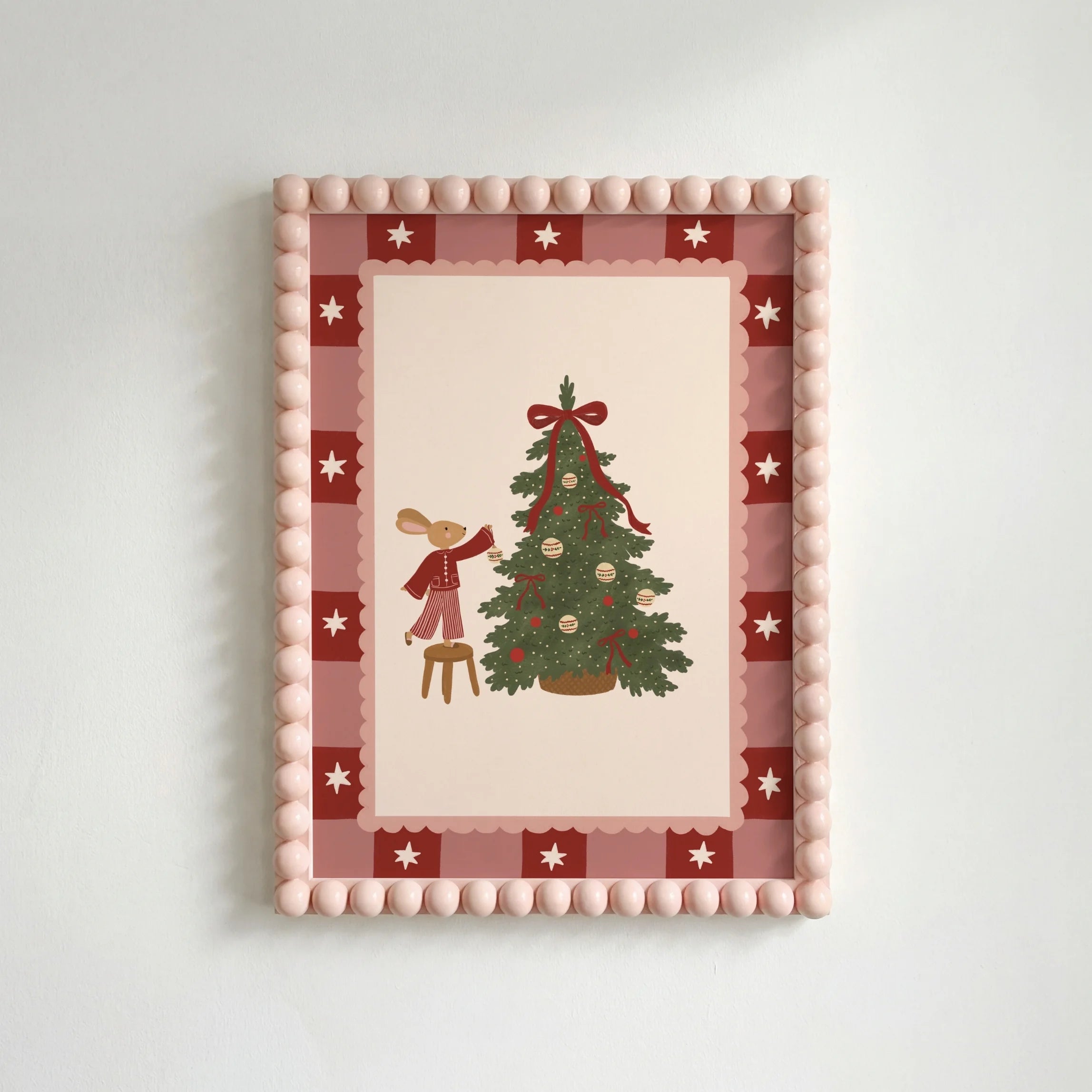 Coniglietto che decora l’albero di Natale – Poster di Natale
