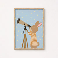 Stampa di coniglietto che osserva le stelle