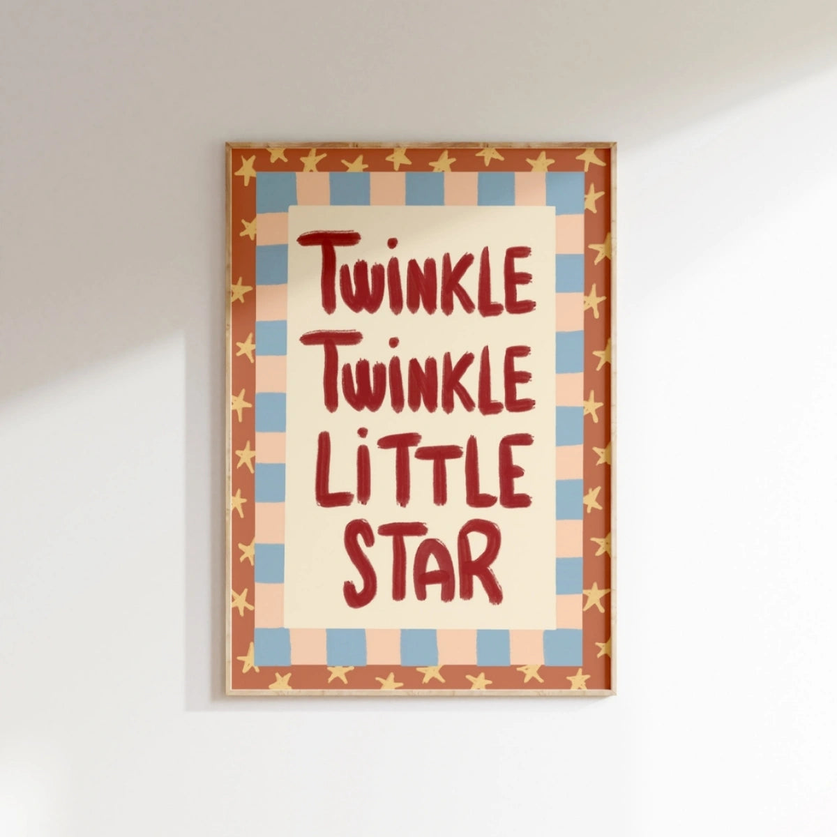 Décoration de chambre de bébé dans un style féerique